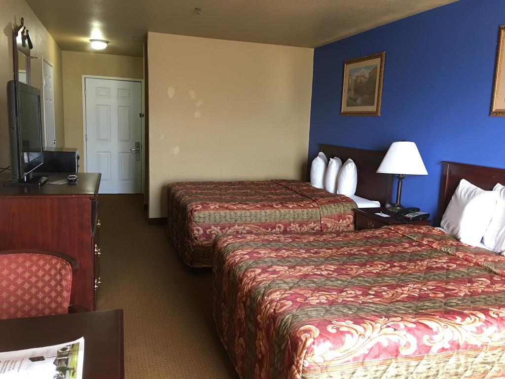 Econo Lodge Inn & Suites غرينبرير المظهر الخارجي الصورة