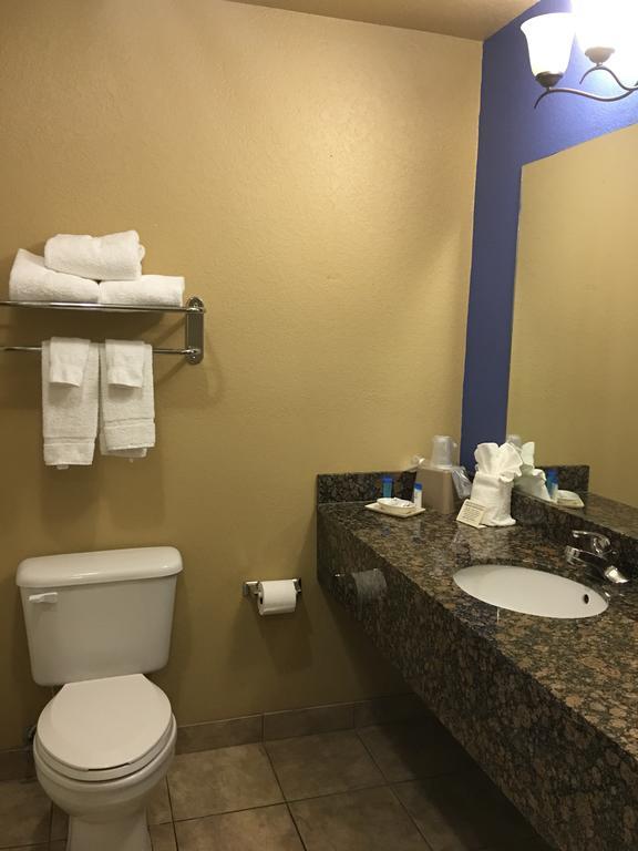 Econo Lodge Inn & Suites غرينبرير المظهر الخارجي الصورة