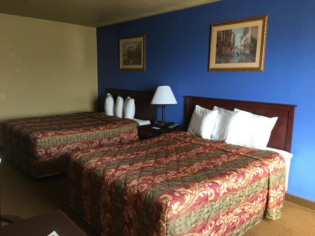 Econo Lodge Inn & Suites غرينبرير المظهر الخارجي الصورة