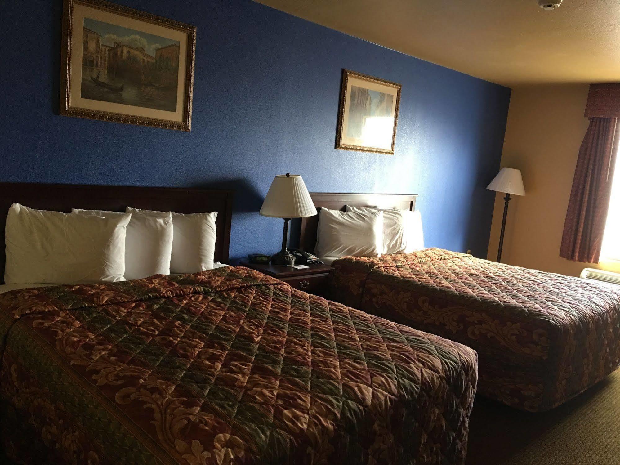 Econo Lodge Inn & Suites غرينبرير المظهر الخارجي الصورة