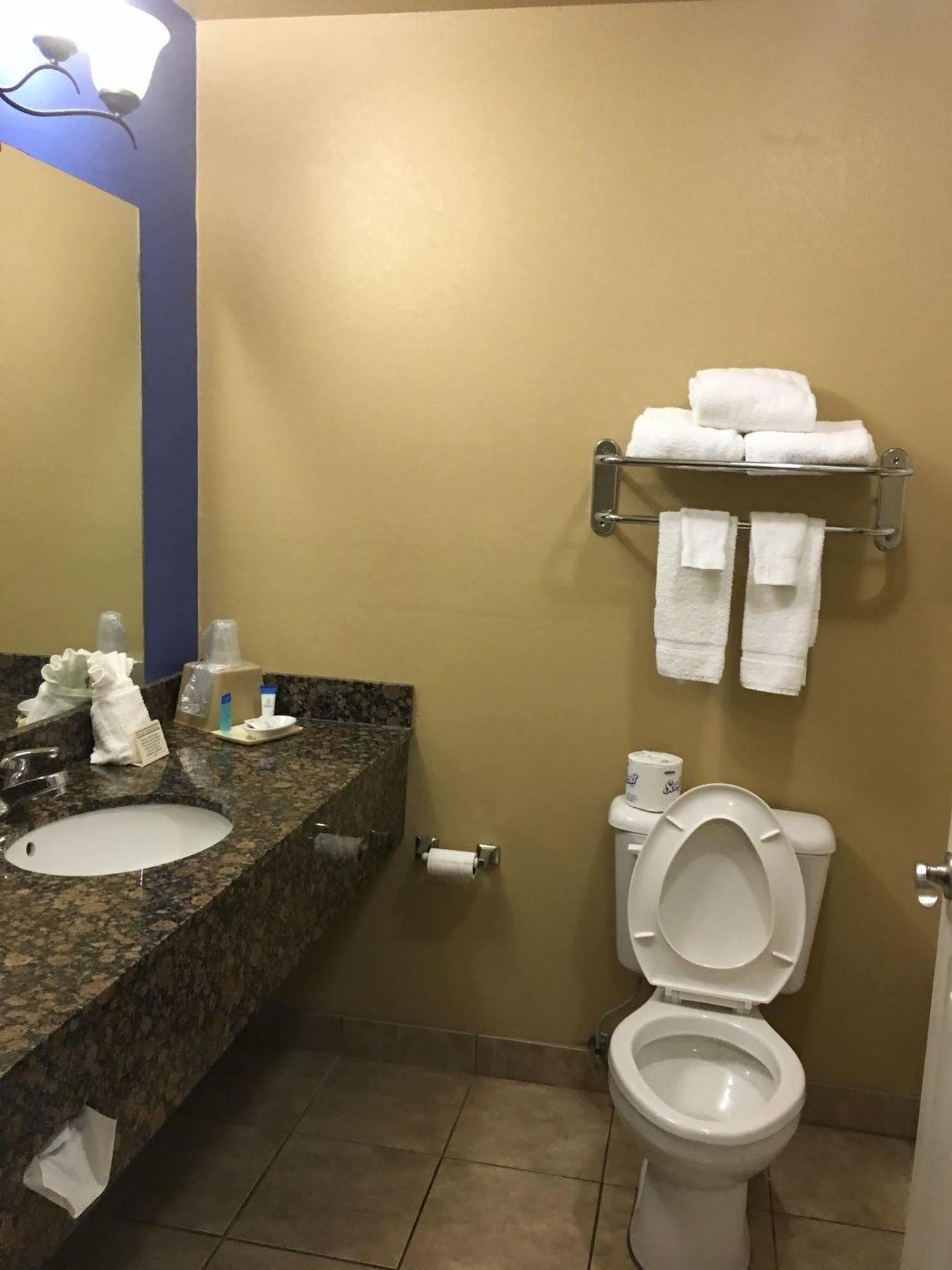 Econo Lodge Inn & Suites غرينبرير المظهر الخارجي الصورة
