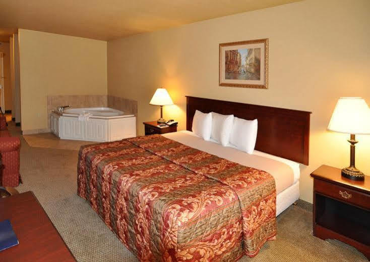 Econo Lodge Inn & Suites غرينبرير المظهر الخارجي الصورة
